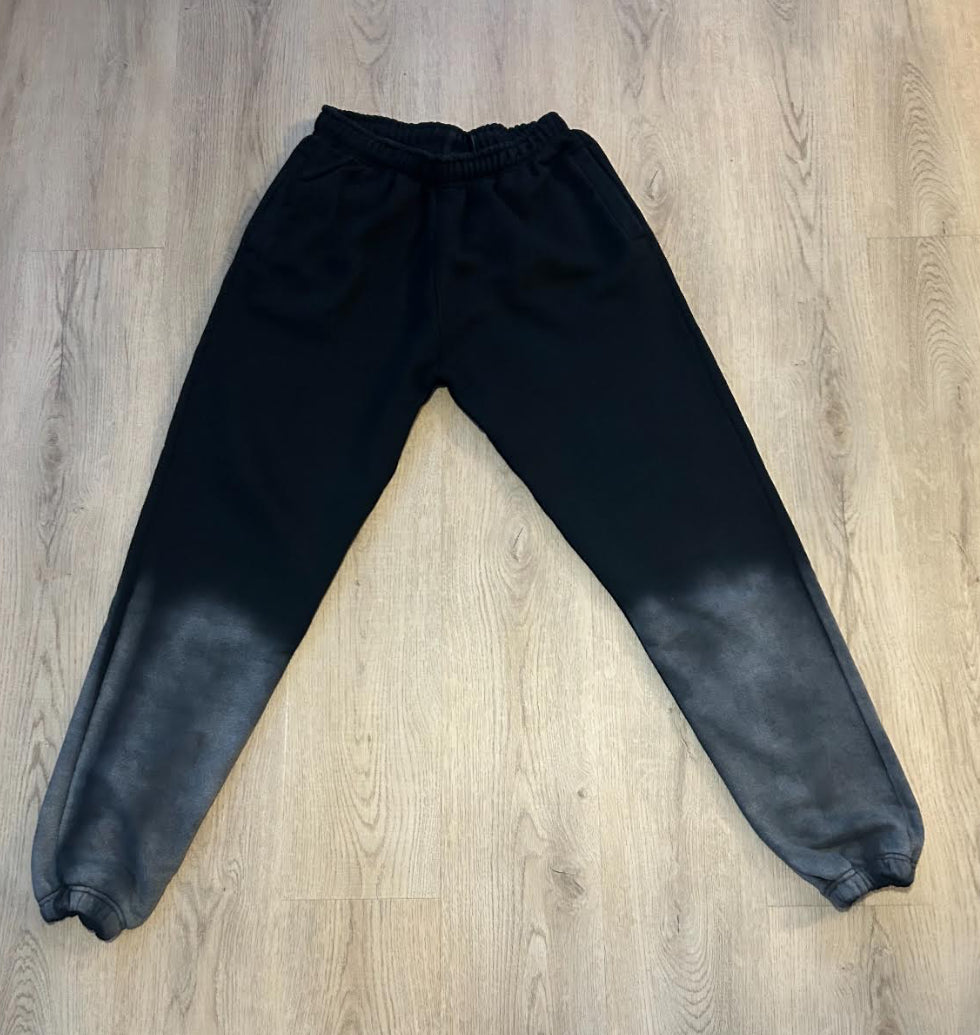 Double pigment sweatpants (defect). Sizes run small