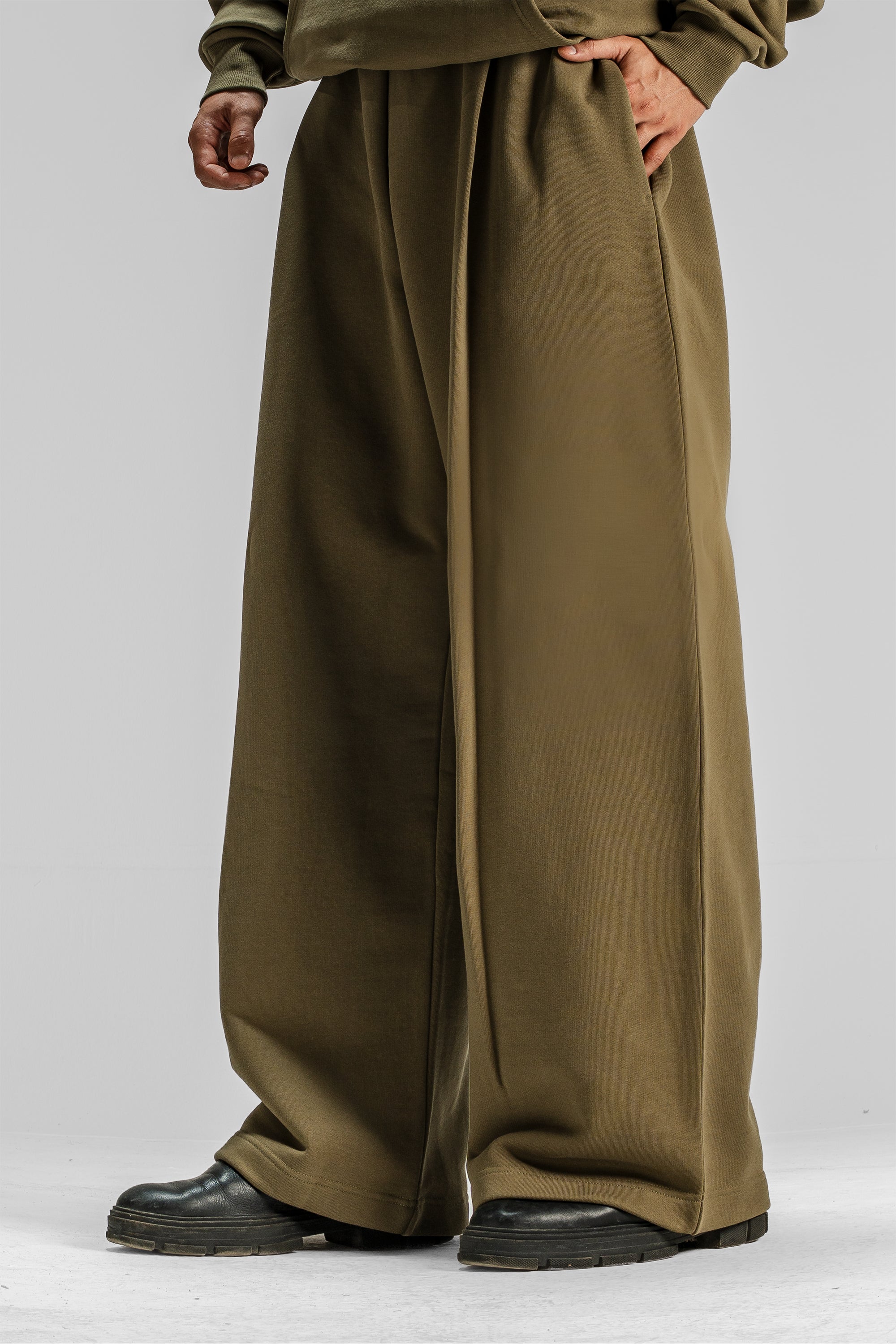 Y33 Pleated Baggy Organic Sweatpants - Burnt Olive [Pre-order]